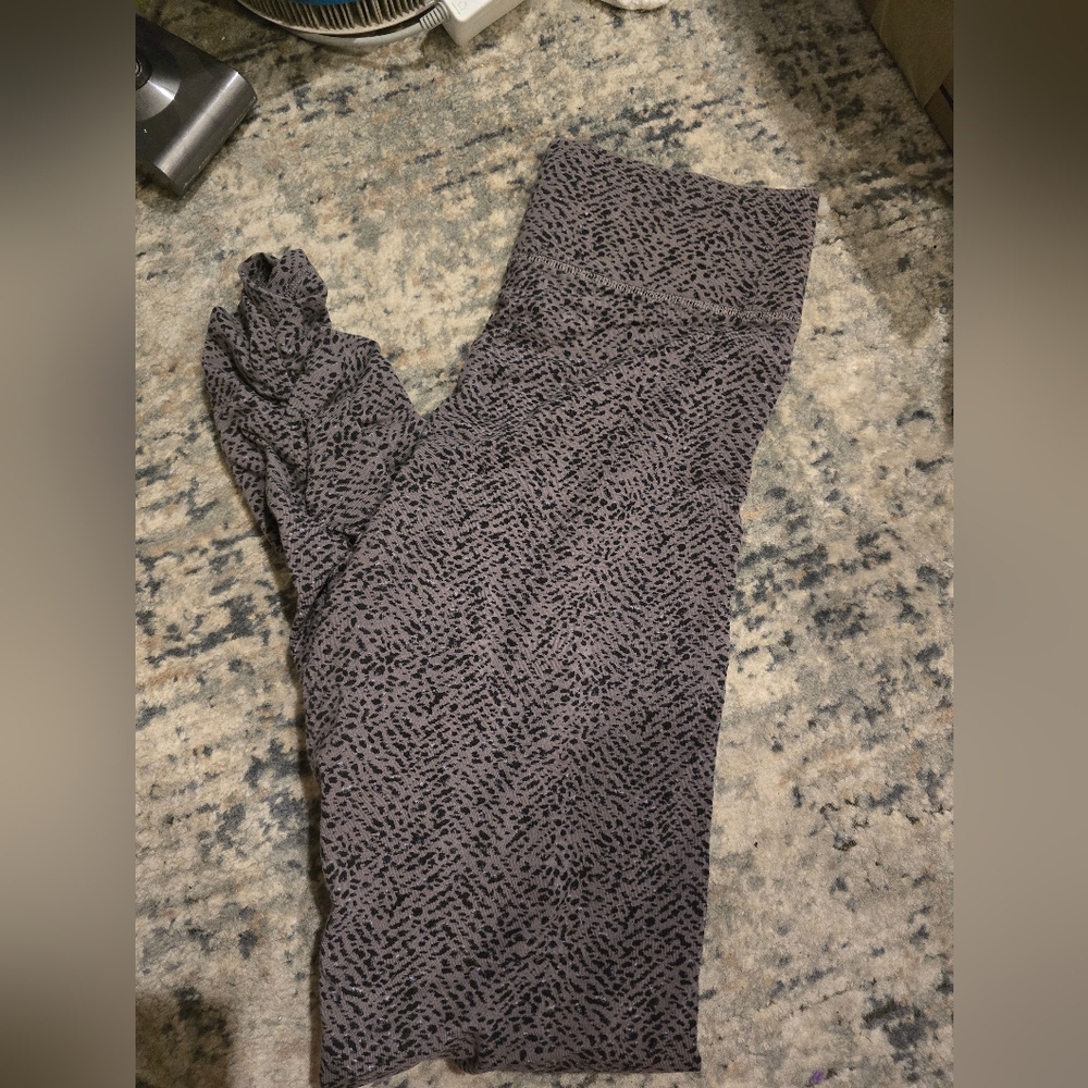 Victoria's Secret Charcoal Animal Print Rouched By Ankle Leggings